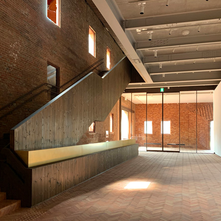 弘前れんが倉庫美術館