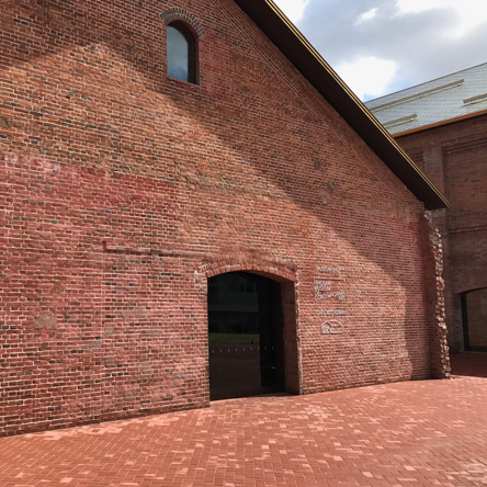 弘前れんが倉庫美術館