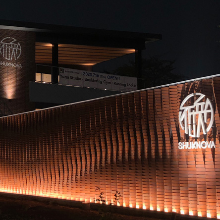 SHUKNOVA シュクノバ